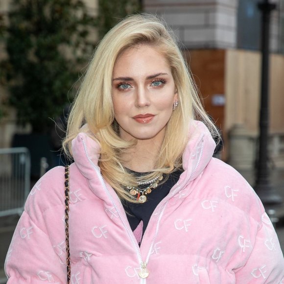 MADE IN ITALY Chiara Ferragni Cropped velvet down jacket hidden hood - Picture 3 of 16